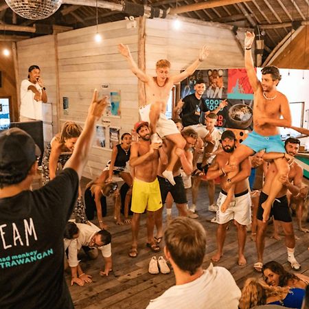 Mad Monkey Gili Trawangan Hostel Bagian luar foto