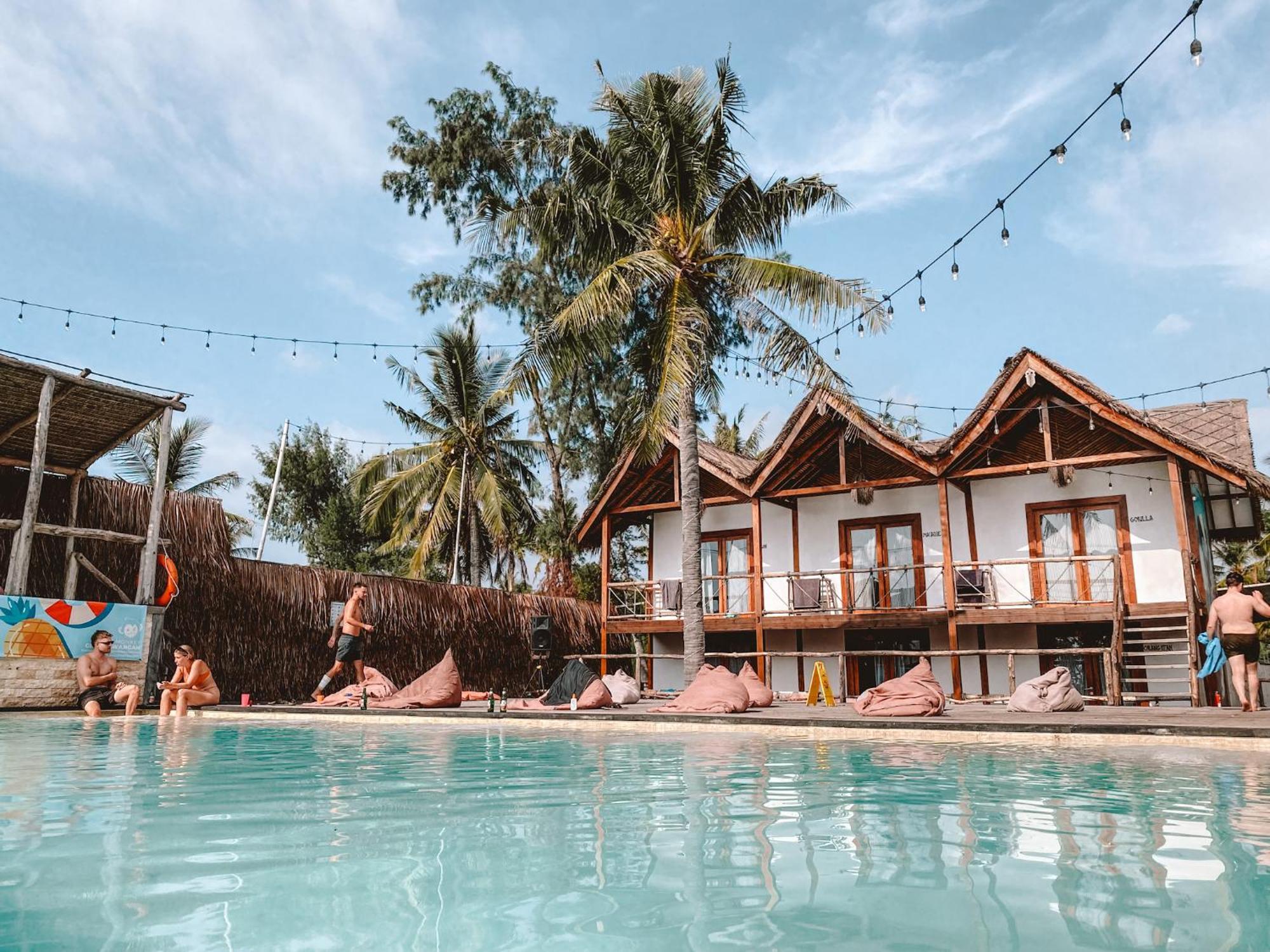 Mad Monkey Gili Trawangan Hostel Bagian luar foto